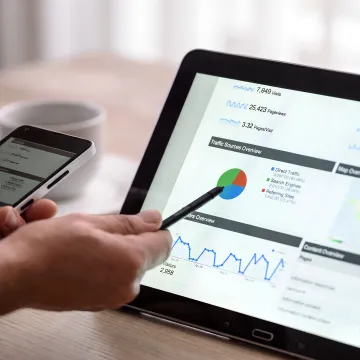 Team planning a B2B SEO strategy