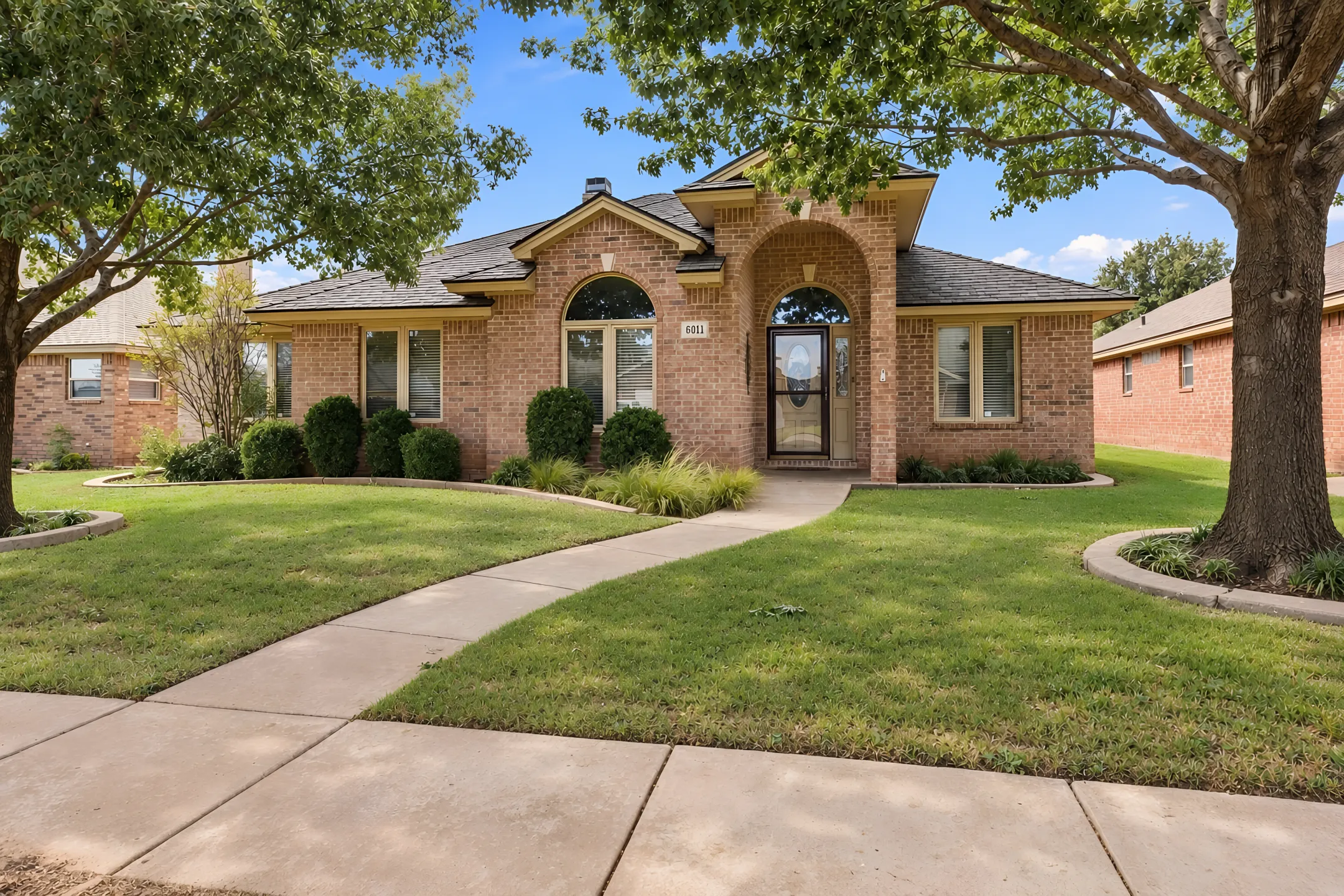 Luxury home buyers viewing properties